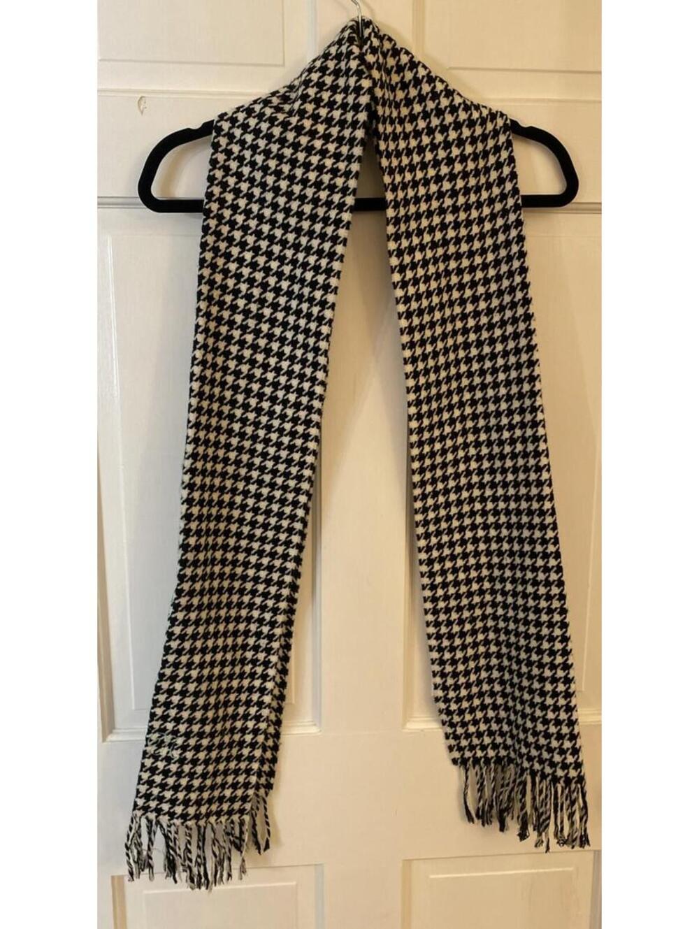 Fringed Scarf Black White Houndstooth Pattern Soft 12 x 34"